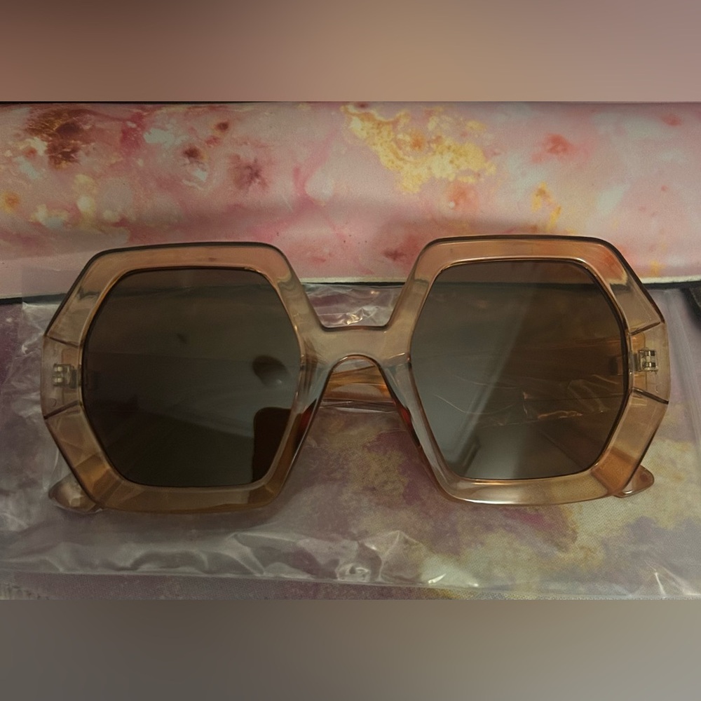 Chic Oversized Square Sunglasses